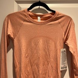 Lululemon “Swiftly Tech Long Sleeve 2.0”